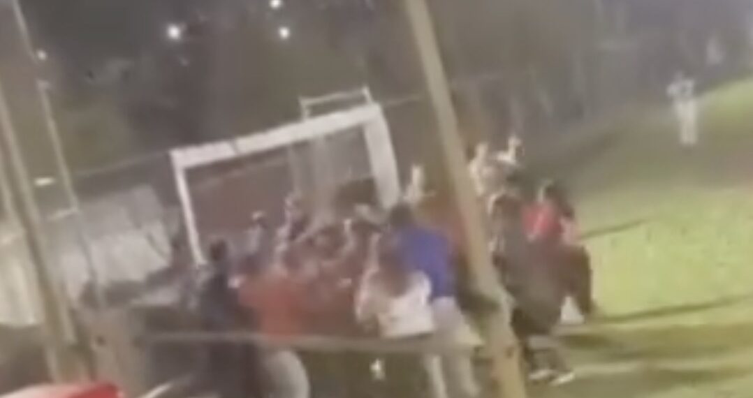 Los equipos de softbol que participaron además de las porras fueron dados de baja del torneo.