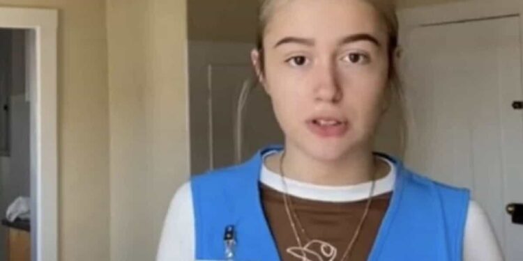 La renuncia de la joven causó controversia en redes, varios internautas la felicitaron por renunciar, mientras que otros la criticaron por "no tener compromiso".