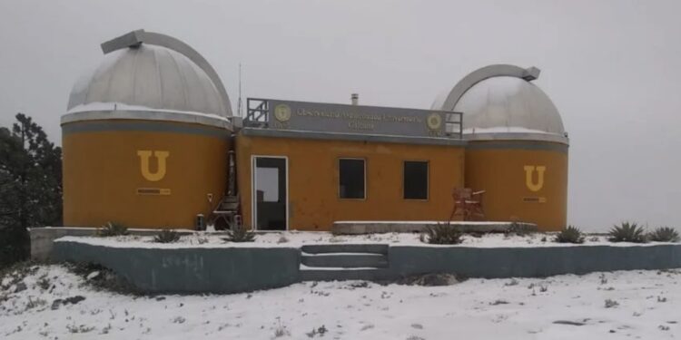 El evento meteorológico trajo nevadas y caída de aguanieve en varios puntos del país, entre ellos el sur de Nuevo León.