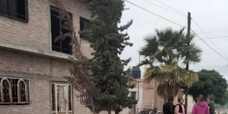 Fue la mañana de este martes 28 de Noviembre cuando se reportó a un joven tirado sobre el pavimento de la calle Jiménez.