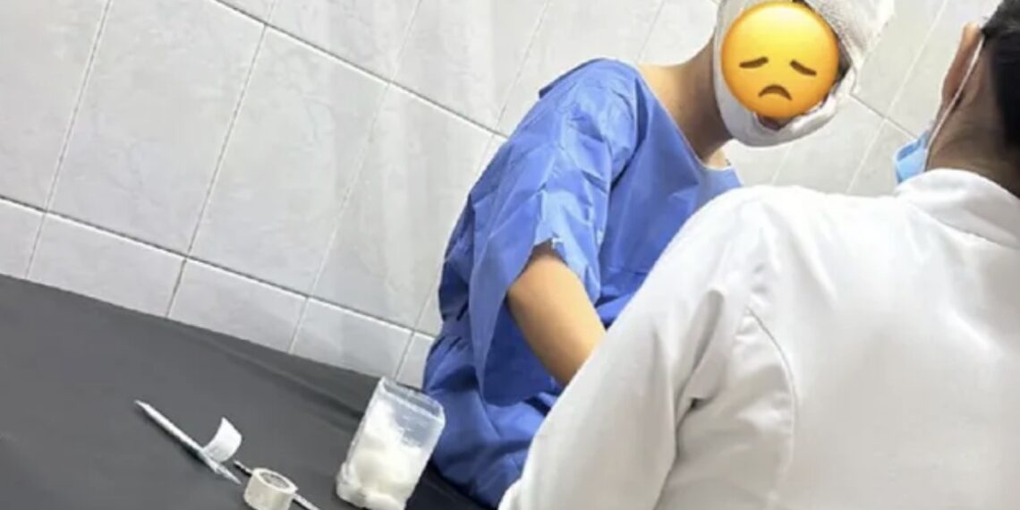 El director de la escuela se deslindó y aseguró que desde el inicio del ciclo escolar los padres de familia firmaron una carta responsiva.