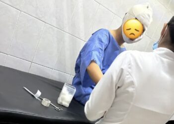 El director de la escuela se deslindó y aseguró que desde el inicio del ciclo escolar los padres de familia firmaron una carta responsiva.