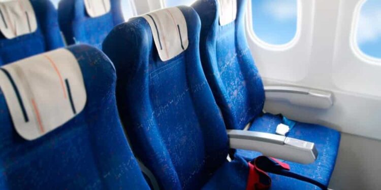 El joven, en anonimato, explicó que en un vuelo de Nueva Zelanda a Los Ángeles