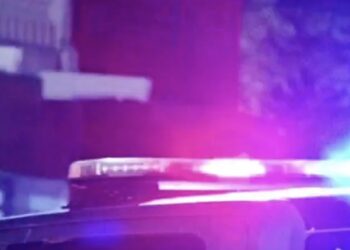 Hombre se emborracha junto a su amigo y le prende fuego