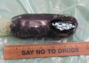 Los carteles mexicanos se han vuelto expertos en redes sociales para llevar su mercancía ilícita a Estados Unidos.