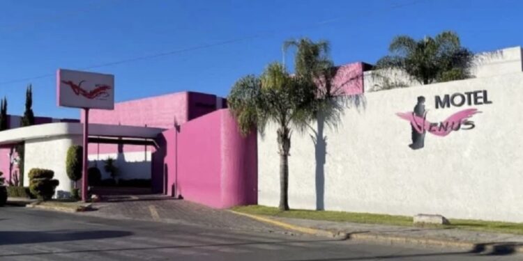 El hombre habría muerto a causa de un infarto fulminante, según las primeras investigaciones.