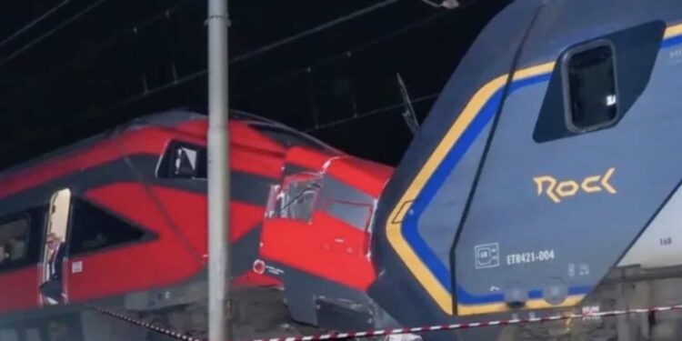 Autoridades investigan por què fue que chocaron ambos trenes, pues fue un accidente que pudo ser fatal.