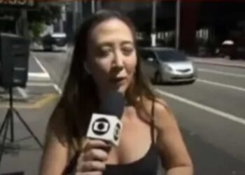 Por medio de sus redes sociales la reportera explicó que el robo fue "a plena luz del día, frente a cámaras de seguridad, de televisión y, a poca distancia, se encontraba un vehículo de la Policía".