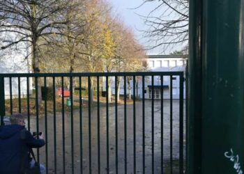 Las autoridades mencionaron que no se reportan heridos tras el atentado en la escuela, ya que la estudiante pudo ser desarmada.