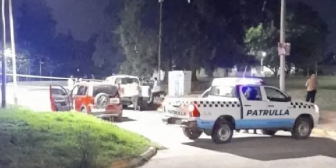 La mujer murió en la asilo argentina, mientras que el agresor tuvo que ser detenido por vecinos del lugar.