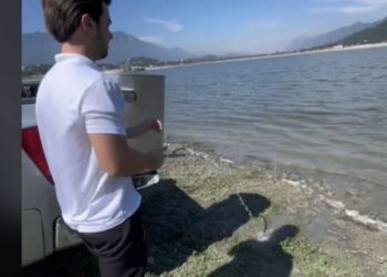 Su idea de vaciar agua para contribuir a la sequía no fue bien visto por usuarios de Tiktok que dejaron decenas de comentarios