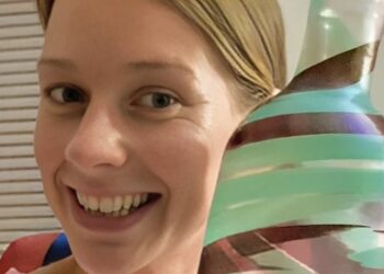 Jessica compró el jarrón en una tienda de segunda mano, al indagar más sobre la pieza descubrió que se trataba de algo muy costoso.