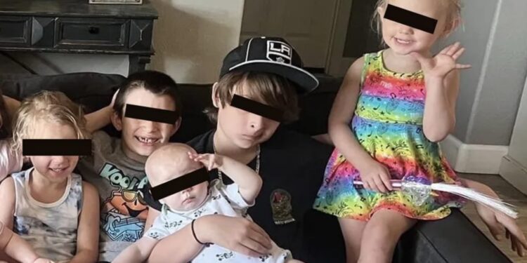 Mueren 5 niños tras incendiarse su casa; su padre había salido a comprar regalos