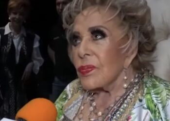 La primera actriz Silvia Pinal fue dada de alta del hospital, luego de padecer influenza.