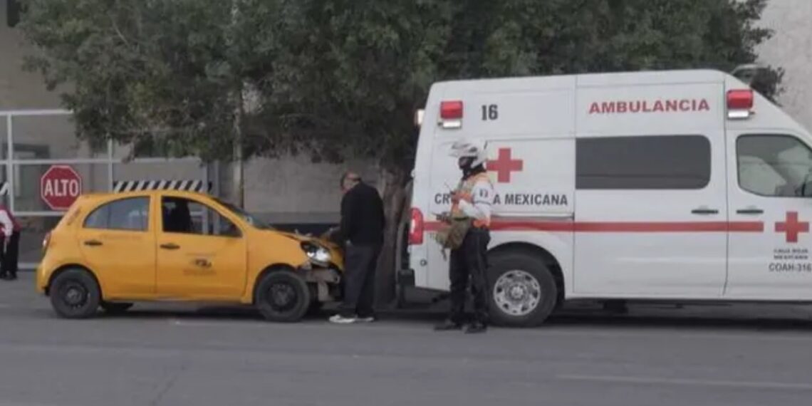 Fue el mismo taxista involucrado quien se detuvo y trasladó a la mujer a la Cruz Roja; Karen y su esposo salieron de Venezuela hace más de cuatro meses y los acompaña su hijo pequeño.