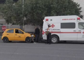 Fue el mismo taxista involucrado quien se detuvo y trasladó a la mujer a la Cruz Roja; Karen y su esposo salieron de Venezuela hace más de cuatro meses y los acompaña su hijo pequeño.