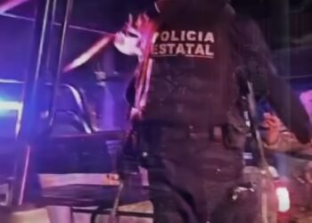 La víctima era trabajador de la CFE y tenía 22 años, mientras que el agresor era militar retirado. Se presume que ya había viejos problemas entre vecinos de la colonia Nuevas Esperanzas.