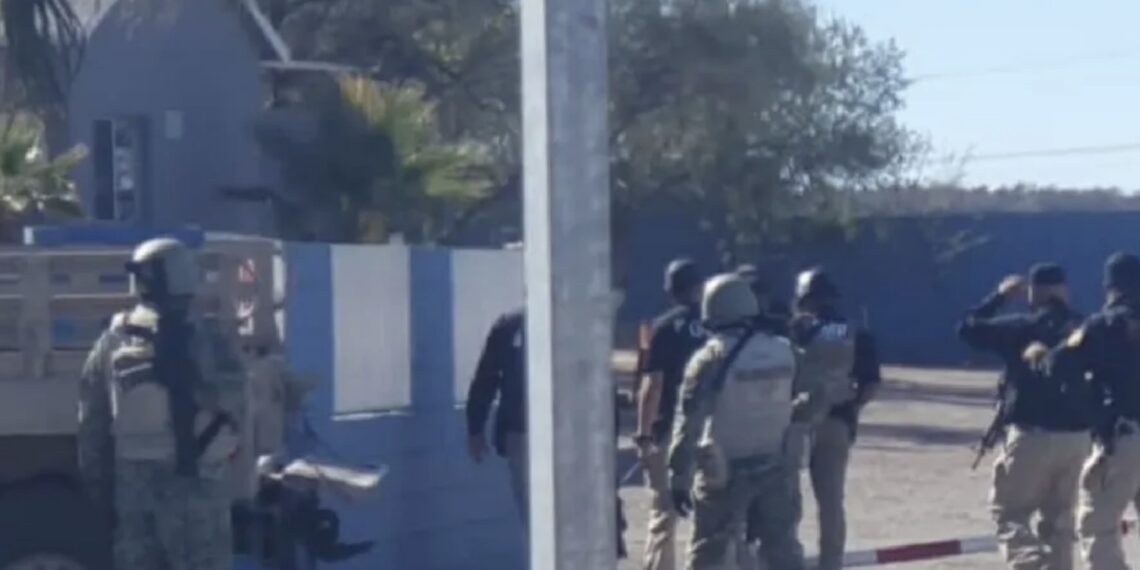 Entre ambas agencias, lograron el rescate de 18 migrantes que se encontraban privados de su libertad en el motel Apolo.