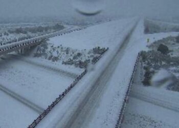 La tormenta está provocando temperaturas gélidas y nieve en partes de Nuevo México.