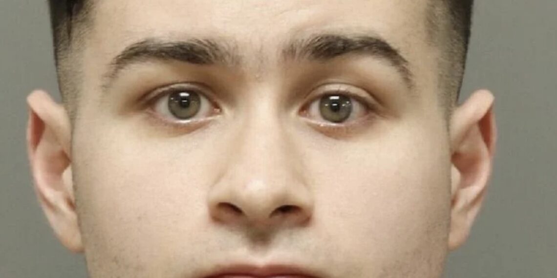 Rhett Michael, de Carolina del Norte, buscó vengar la muerte de su mamá, sin embargo, fue detenido antes de cometer el homicidio.