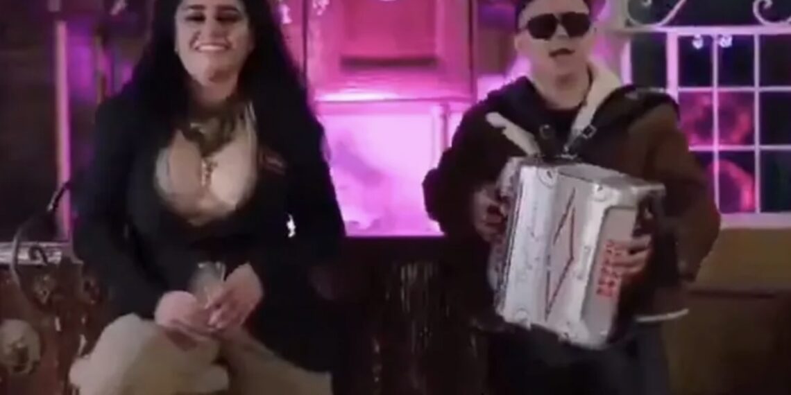 La ex funcionaria aseguró que no utilizó recursos públicos para hacer el video.