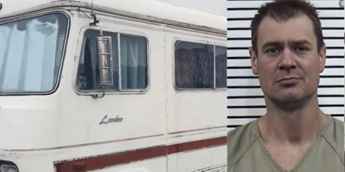 El cuerpo de la mujer se encontró al interior de una casa rodante.