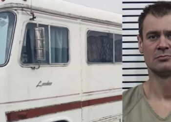 El cuerpo de la mujer se encontró al interior de una casa rodante.