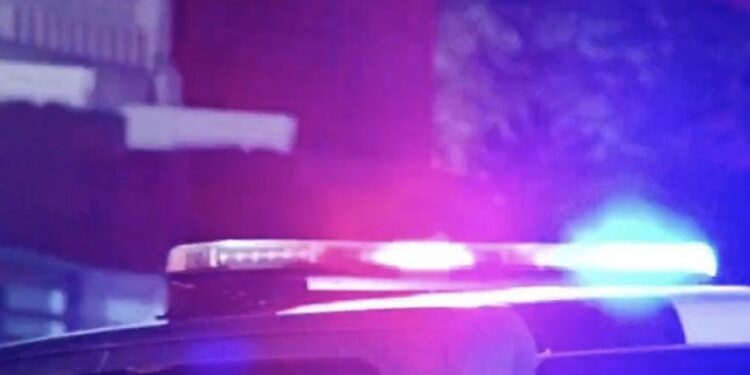 Dos hombres se ahogan en registro de agua; su compañero fue al baño y los descuidó