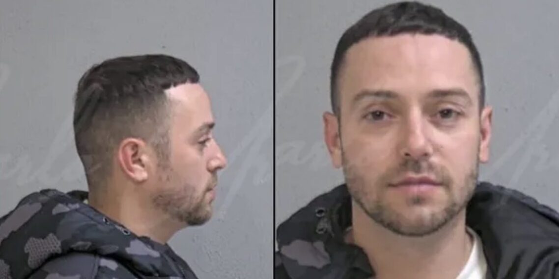 Pee Wee, además de ser un cantante, es un actor estadounidense-mexicano conocido por ser parte de Kumbia Kings y Kumbia All Starz.