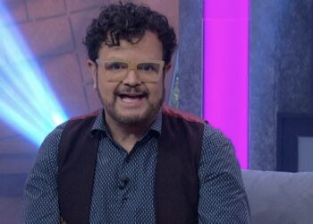 La confesión de Aleks Syntec fue hecha durante el nuevo podcast de la conductora Ingrid Coronado, a quien también criticaron por normalizar este tipo de relaciones.