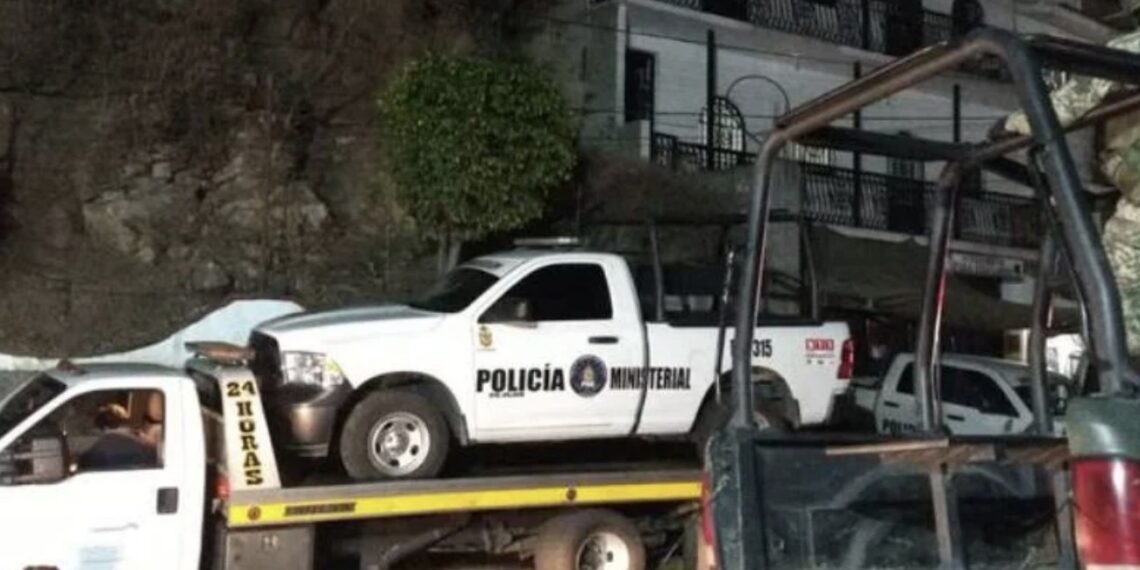 Los cuerpos fueron encontrados maniatados y con impactos de proyectil de arma de fuego.