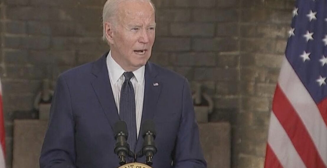 "Cerrar la frontera" es una clausula con la que se permitiría expulsar a migrantes cuando las detenciones en la frontera con México superen las 5 mil.