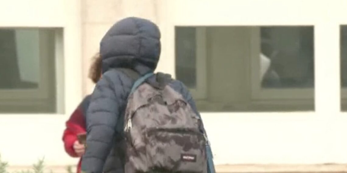 Varios niños agreden sexualmente a su compañero de 11 años con una escoba en el colegio