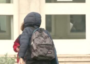 Varios niños agreden sexualmente a su compañero de 11 años con una escoba en el colegio