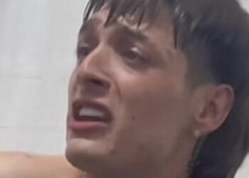 En medio de la cancelación de importantes participaciones, como la de Viña del Mar, y de su rompimiento sentimental con la cantante argentina, Nicki Nicole, ahora revelan que está internado en un centro postadicciones.