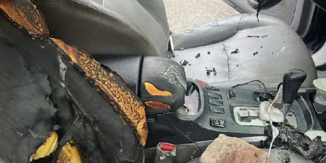 Afortunadamente, la comunicadora no sufrió daños físicos, pero se encuentra en estado de crisis nerviosa debido al incidente.