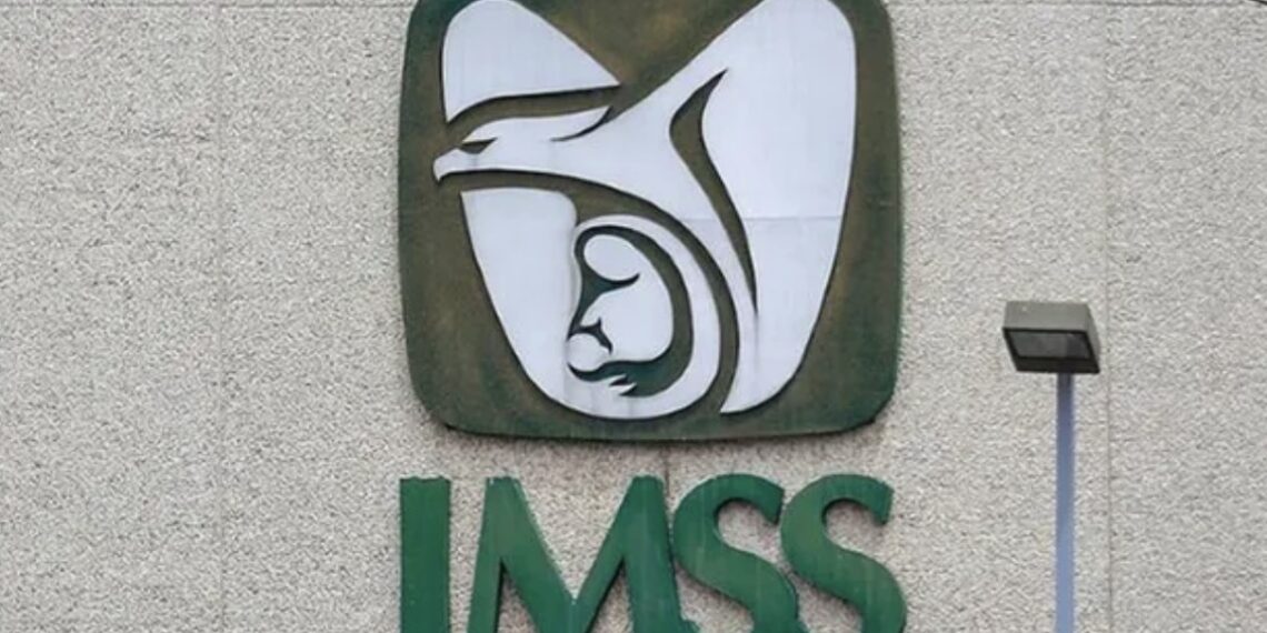 La CNDH determinó que el IMSS debe de dar una reparación integral por el daño causado a la víctima.