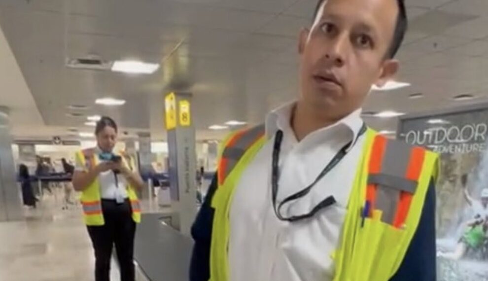 Aerolínea no deja subir a pasajera por "usar mucho el baño"