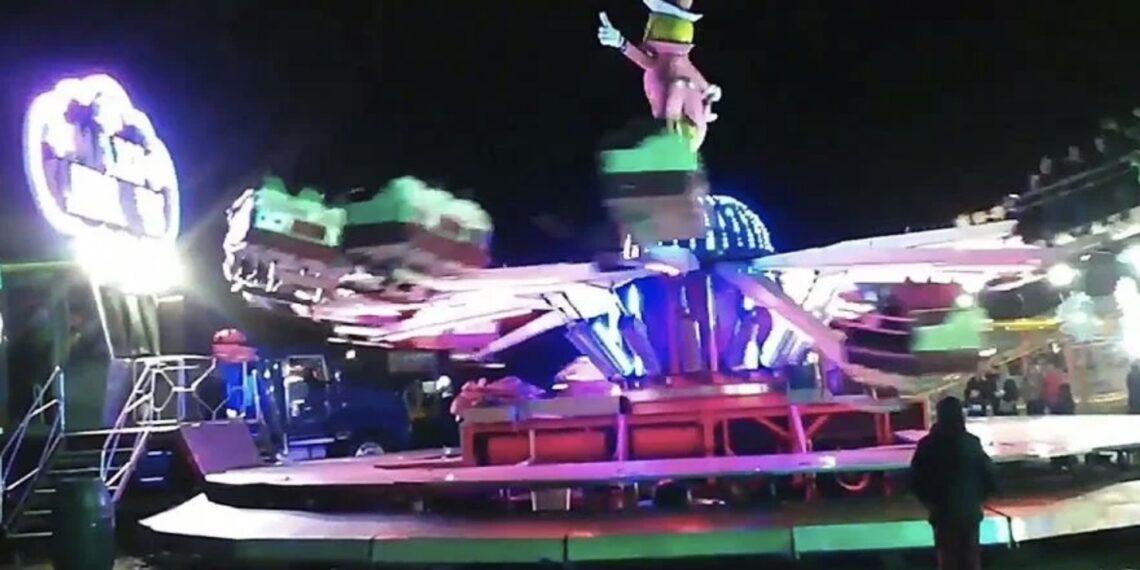 Aún no había sido oficialmente inaugurada la Feria de Huachinango, cuando ocurrió este accidente por una aparente negligencia del operador.