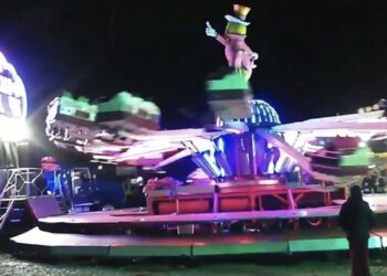 Aún no había sido oficialmente inaugurada la Feria de Huachinango, cuando ocurrió este accidente por una aparente negligencia del operador.