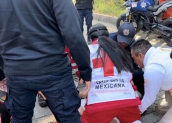 Juan Carlos se desmayó y cayó en las inmediaciones de Funerales San Cristóbal en Chiapas.