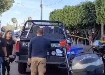 El individuo ingresó a la Universidad llevando consigo un machete, utilizado para perpetrar el ataque contra las dos mujeres.