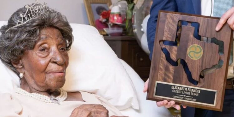 Elizabeth Francis está por cumplir años en julio, por lo que mantendría su distinción como la mujer más longeva con vida en el país de las Barras y las Estrellas