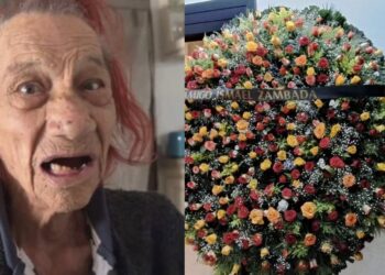 Algunos empleados de la funeraria comentan que es la primera vez que presencian una cantidad tan significativa de ofrendas florales reunidas