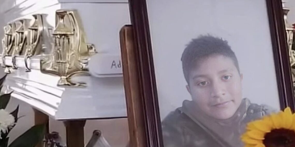 La familia señaló que el menor sufrió fractura de clavícula y un fuerte traumatismo craneoencefálico.