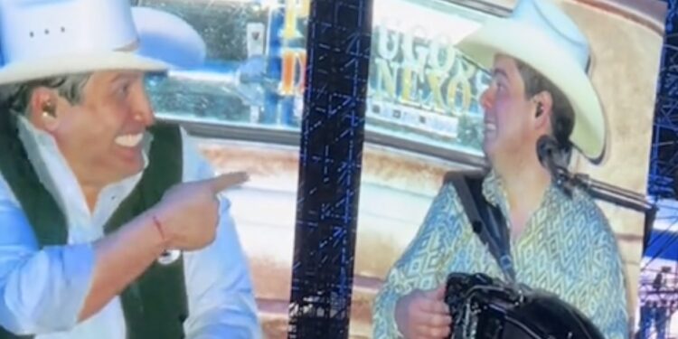 Los cantantes del regional mexicano ofrecieron un concierto como parte de su gira musical “Prófugos del anexo”