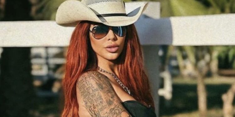 La amiga de la activista, Nallely Esparza, confirmó que Elena se había hecho una cirugía en enero de este año.