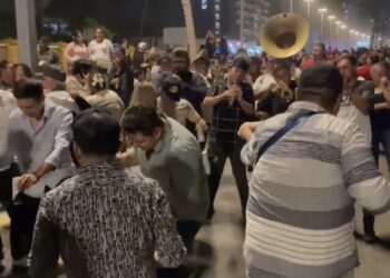 Bandas y grupos norteños arman megafiesta en el puerto de Mazatlán