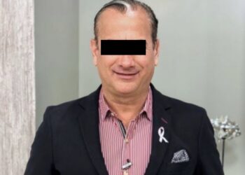 Patricio Cabezut, quien tiene trayectoria como conductor, es buscado por autoridades debido a que es acusado por presunto abuso sexual contra sus hijas.