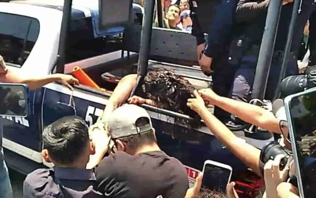 Muere presunta secuestradora y asesina de Camila tras ser linchada en Taxco. Noticias en tiempo real